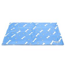 Nobleza chladiaca podložka L 90 x 50 cm so vzorom labky a kostičky