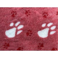 Deka VetBed DeLuxe č.51 červená + veľké biele labky